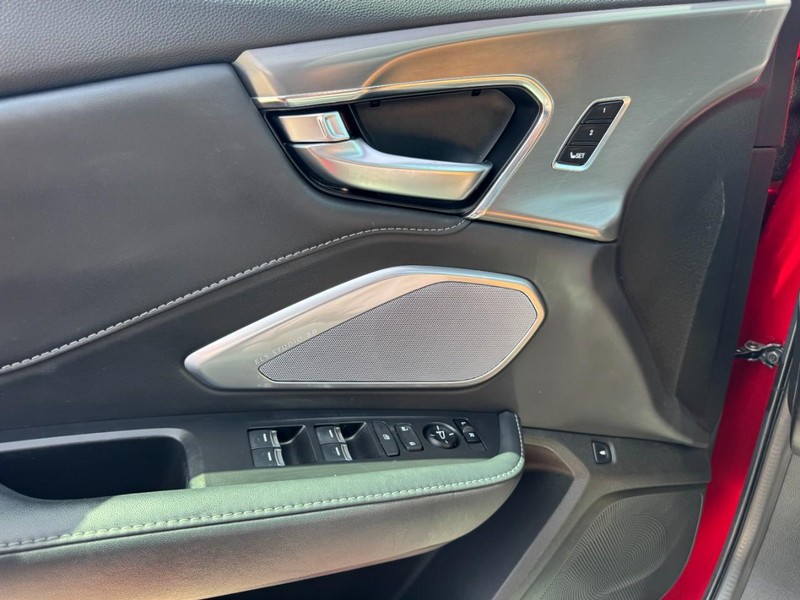 Acura RDX Vehicle Full-screen Gallery Image 25