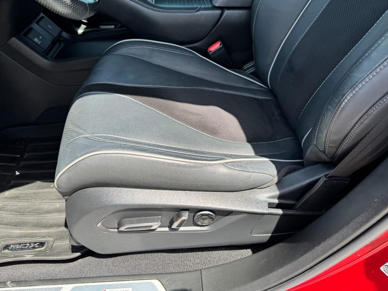 Acura RDX Vehicle Full-screen Gallery Image 26