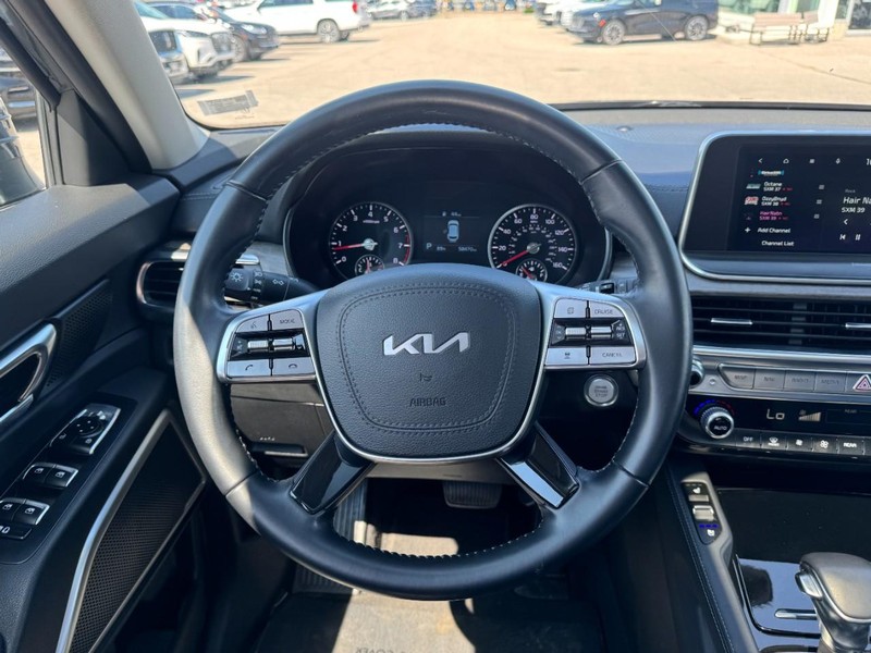 Kia Telluride Vehicle Full-screen Gallery Image 10