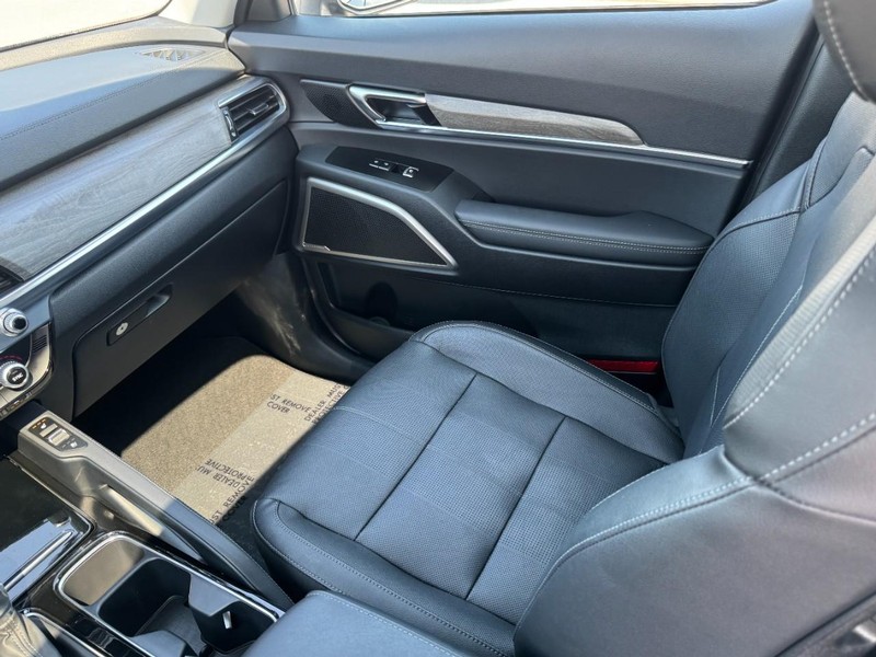 Kia Telluride Vehicle Full-screen Gallery Image 11