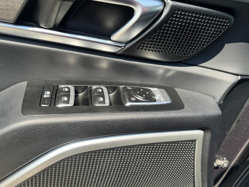 Kia Telluride Vehicle Full-screen Gallery Image 15
