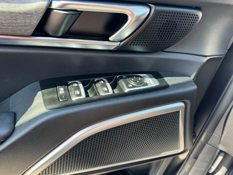 Kia Telluride Vehicle Full-screen Gallery Image 25
