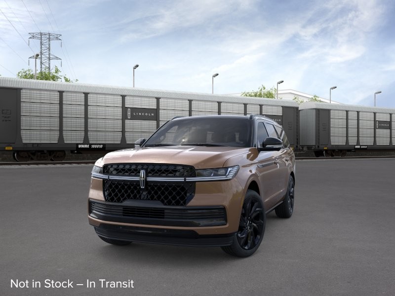 Lincoln Navigator Vehicle Full-screen Gallery Image 02