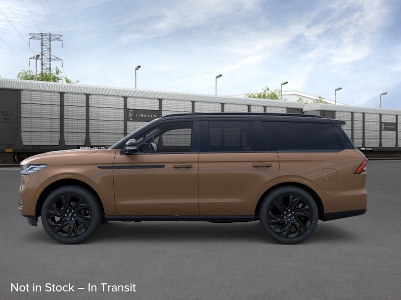 Lincoln Navigator Vehicle Full-screen Gallery Image 03