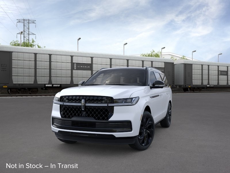Lincoln Navigator Vehicle Full-screen Gallery Image 02