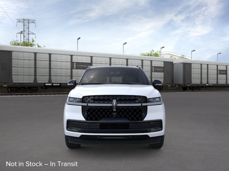Lincoln Navigator Vehicle Full-screen Gallery Image 06