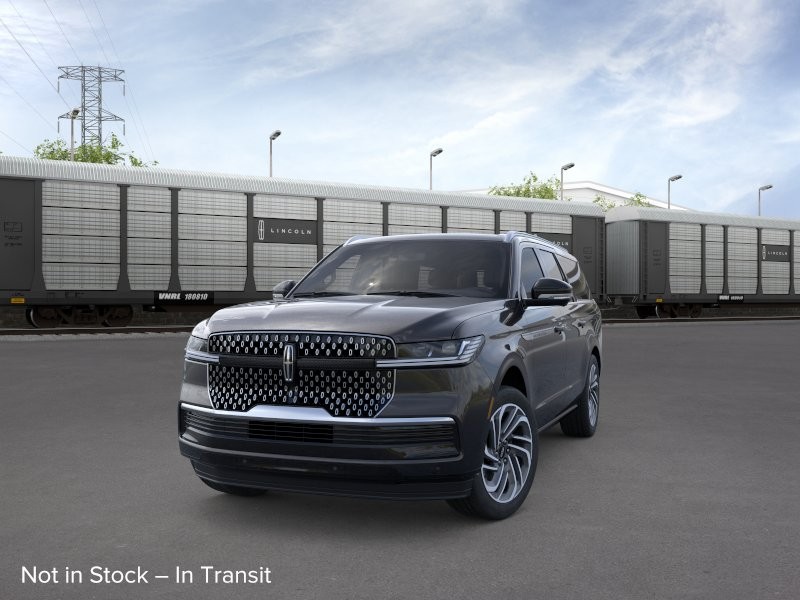 Lincoln Navigator L Vehicle Full-screen Gallery Image 02
