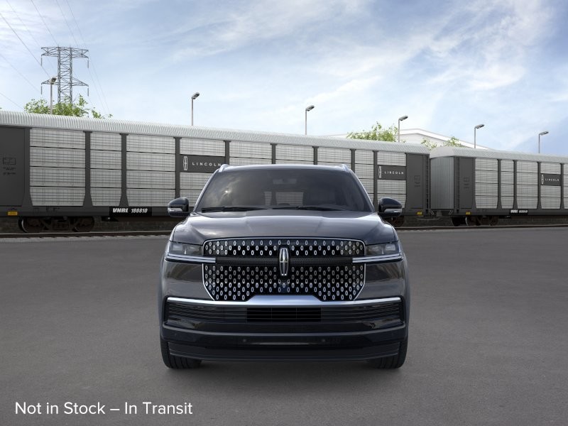 Lincoln Navigator L Vehicle Full-screen Gallery Image 06