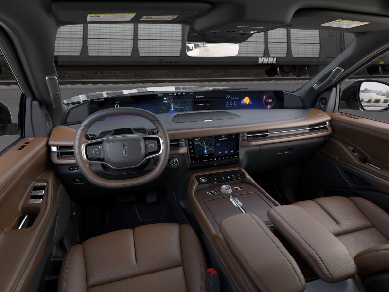 Lincoln Navigator L Vehicle Full-screen Gallery Image 09