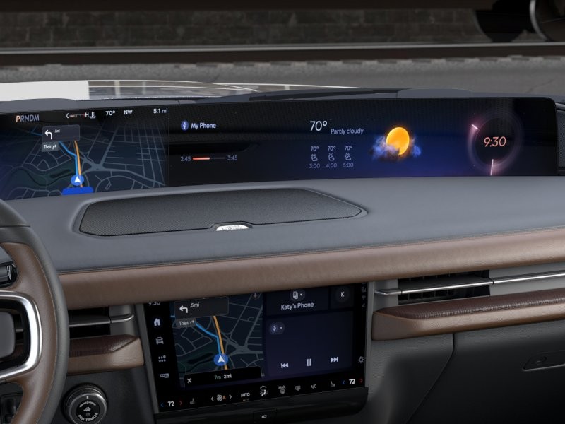 Lincoln Navigator L Vehicle Full-screen Gallery Image 14