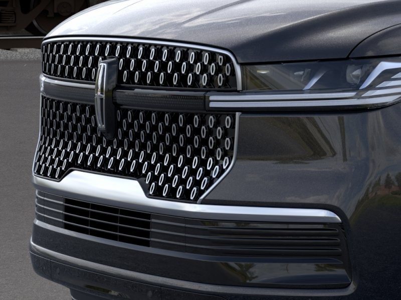 Lincoln Navigator L Vehicle Full-screen Gallery Image 17