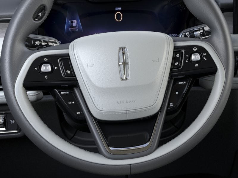 Lincoln Aviator Vehicle Full-screen Gallery Image 12