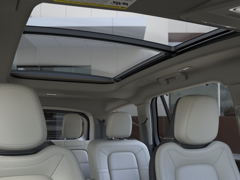 Lincoln Aviator Vehicle Full-screen Gallery Image 22
