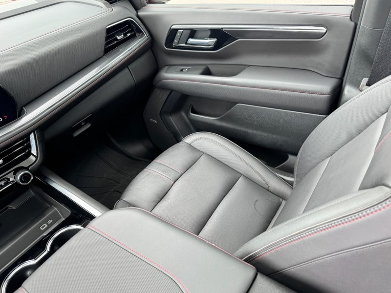 Chevrolet Tahoe Vehicle Full-screen Gallery Image 11