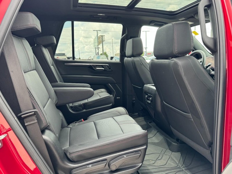 Chevrolet Tahoe Vehicle Full-screen Gallery Image 13