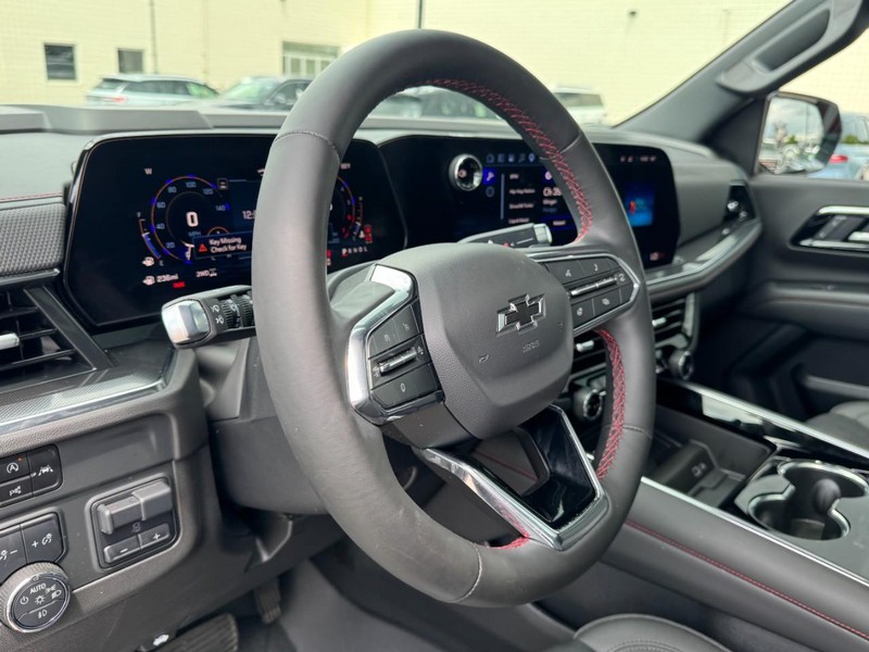 Chevrolet Tahoe Vehicle Full-screen Gallery Image 15