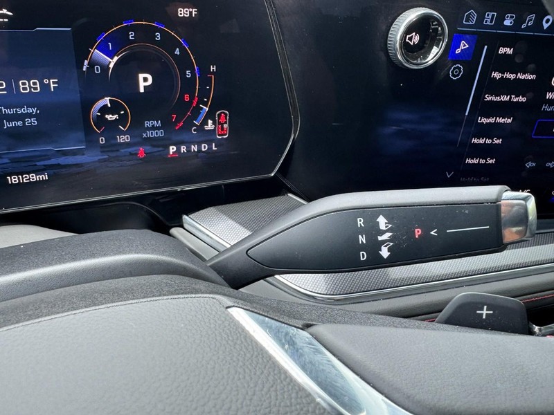 Chevrolet Tahoe Vehicle Full-screen Gallery Image 21