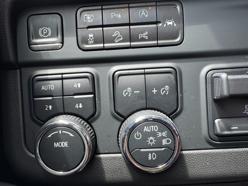 Chevrolet Tahoe Vehicle Full-screen Gallery Image 22