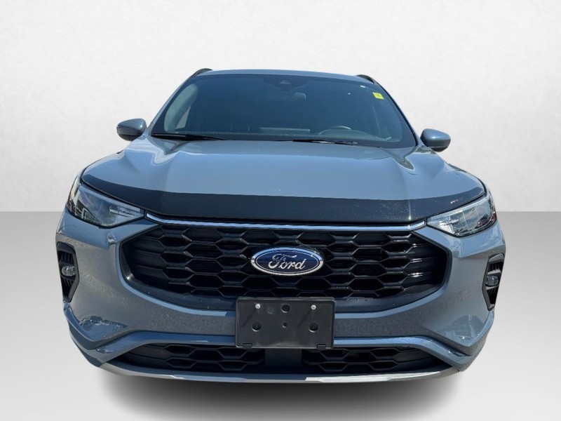 Ford Escape Vehicle Full-screen Gallery Image 02
