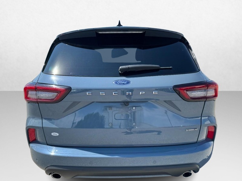 Ford Escape Vehicle Full-screen Gallery Image 06