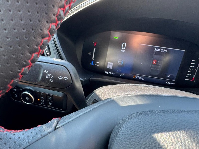 Ford Escape Vehicle Full-screen Gallery Image 20