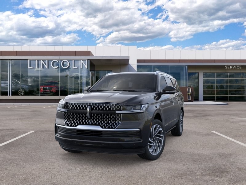 Lincoln Navigator Vehicle Full-screen Gallery Image 02