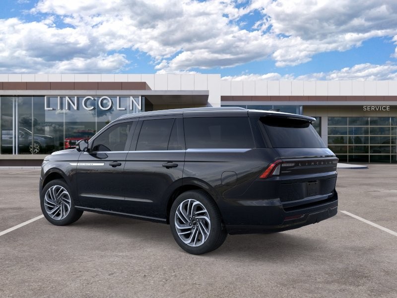 Lincoln Navigator Vehicle Full-screen Gallery Image 04