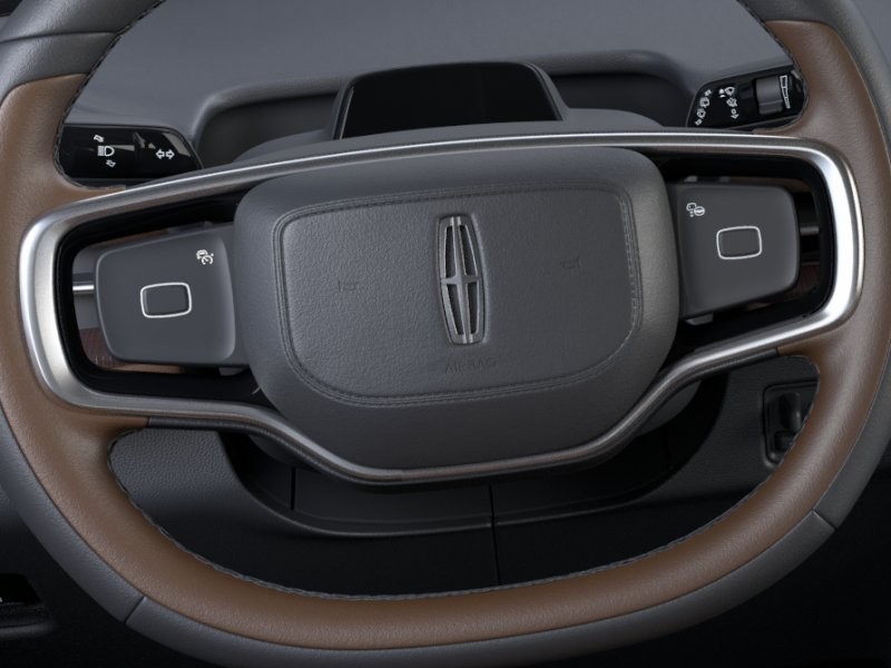 Lincoln Navigator Vehicle Full-screen Gallery Image 12