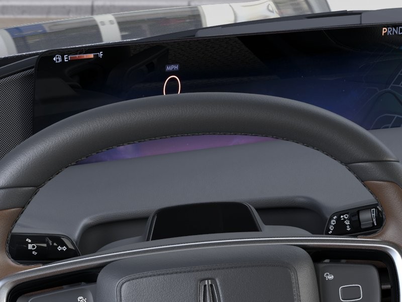 Lincoln Navigator Vehicle Full-screen Gallery Image 13