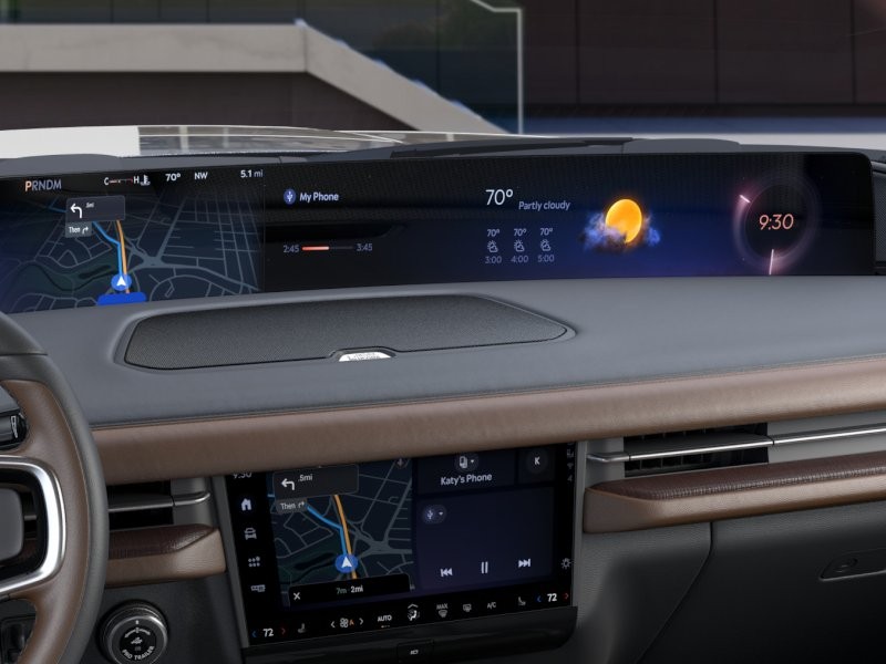 Lincoln Navigator Vehicle Full-screen Gallery Image 14