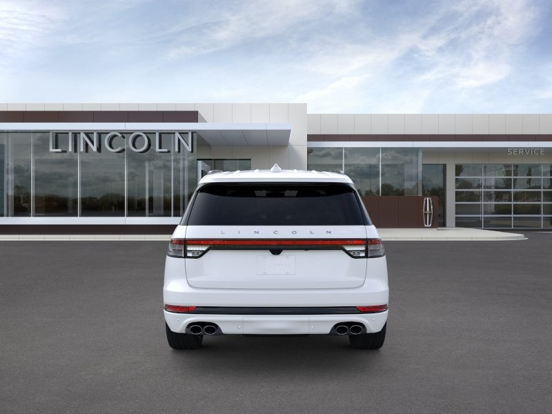 Lincoln Aviator Vehicle Full-screen Gallery Image 05