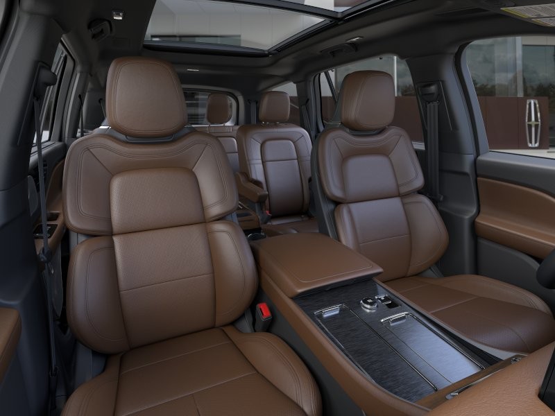 Lincoln Aviator Vehicle Full-screen Gallery Image 10