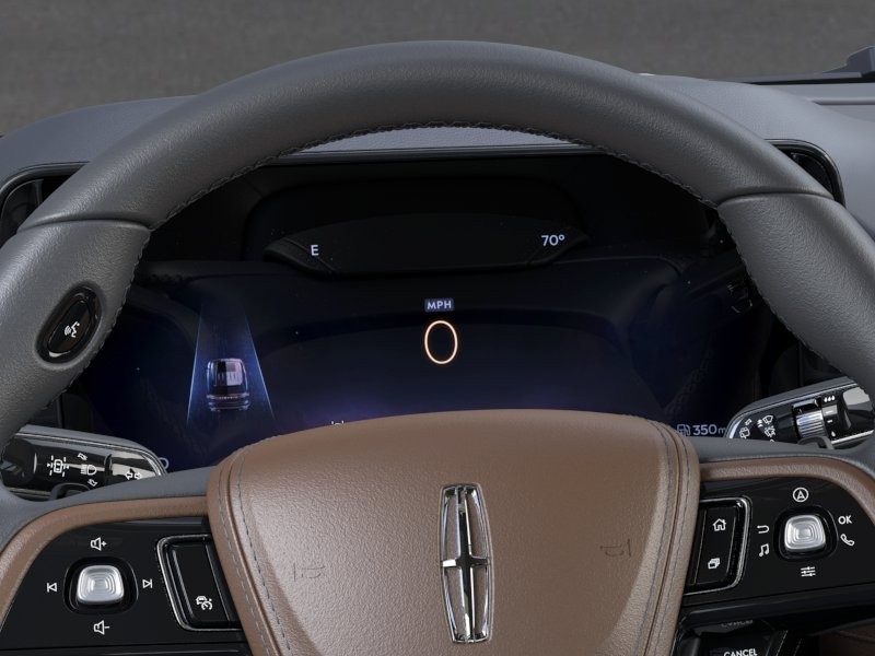 Lincoln Aviator Vehicle Full-screen Gallery Image 13