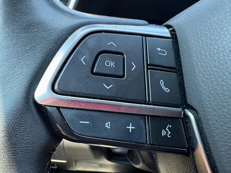Toyota Highlander Vehicle Full-screen Gallery Image 18