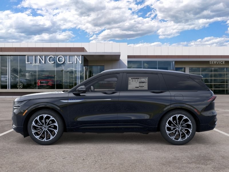 Lincoln Nautilus Vehicle Full-screen Gallery Image 03