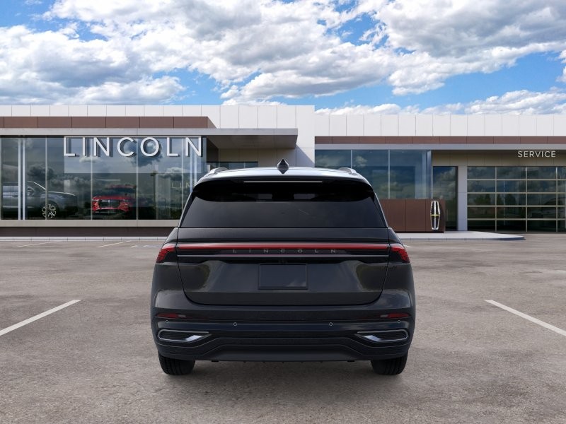 Lincoln Nautilus Vehicle Full-screen Gallery Image 05