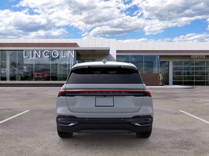 Lincoln Nautilus Vehicle Full-screen Gallery Image 05