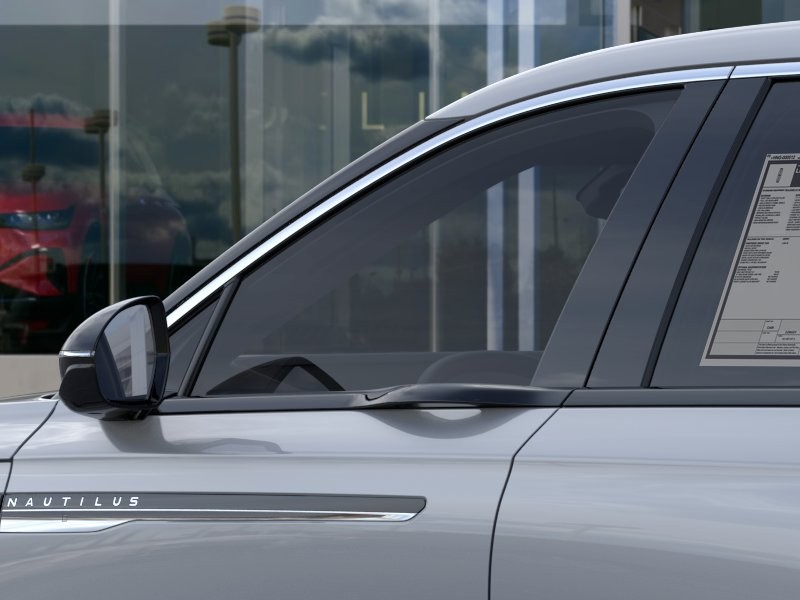 Lincoln Nautilus Vehicle Full-screen Gallery Image 20