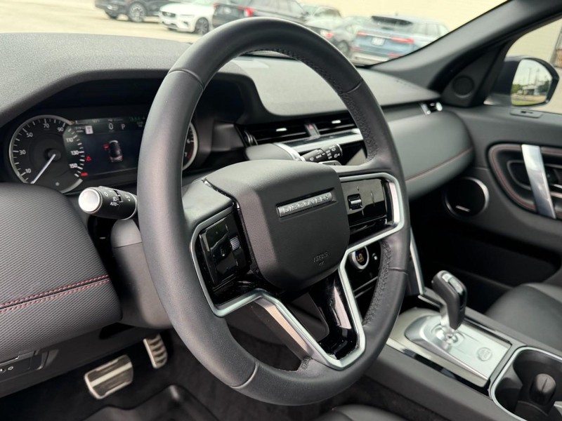 Land Rover Discovery Sport Vehicle Full-screen Gallery Image 15