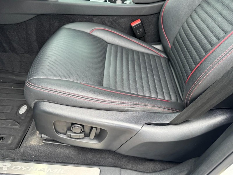 Land Rover Discovery Sport Vehicle Full-screen Gallery Image 26