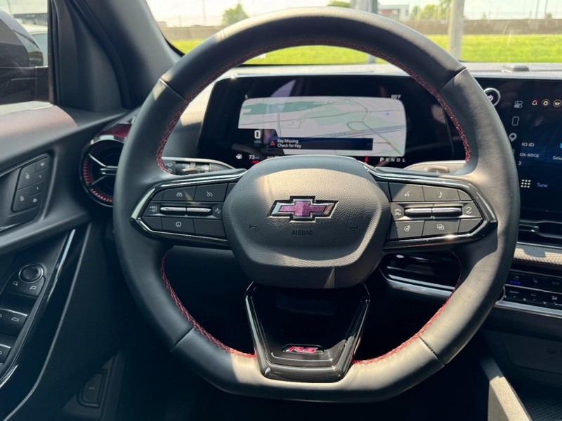 Chevrolet Equinox Vehicle Full-screen Gallery Image 10