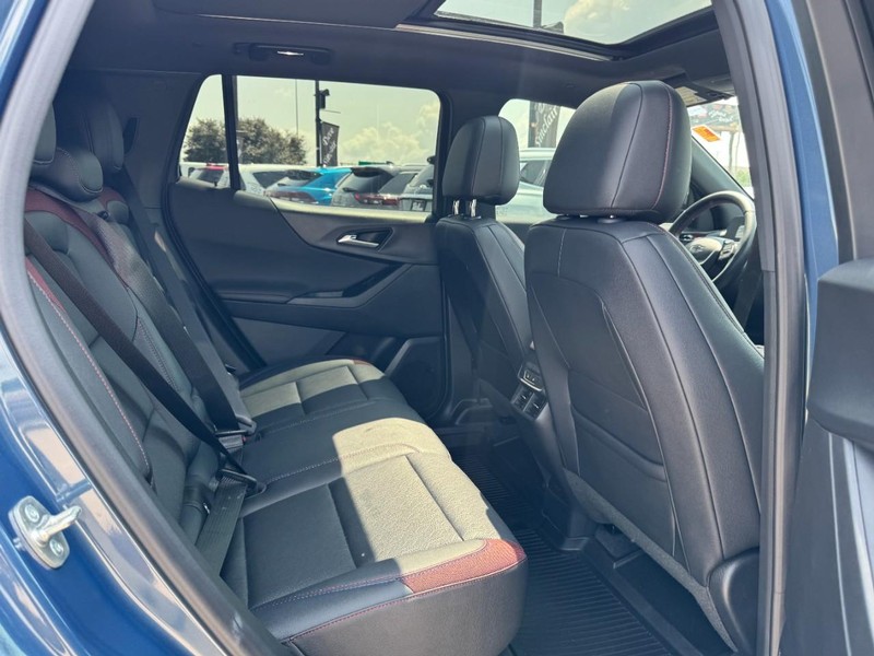 Chevrolet Equinox Vehicle Full-screen Gallery Image 13