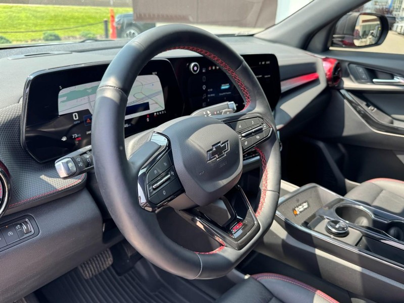 Chevrolet Equinox Vehicle Full-screen Gallery Image 15