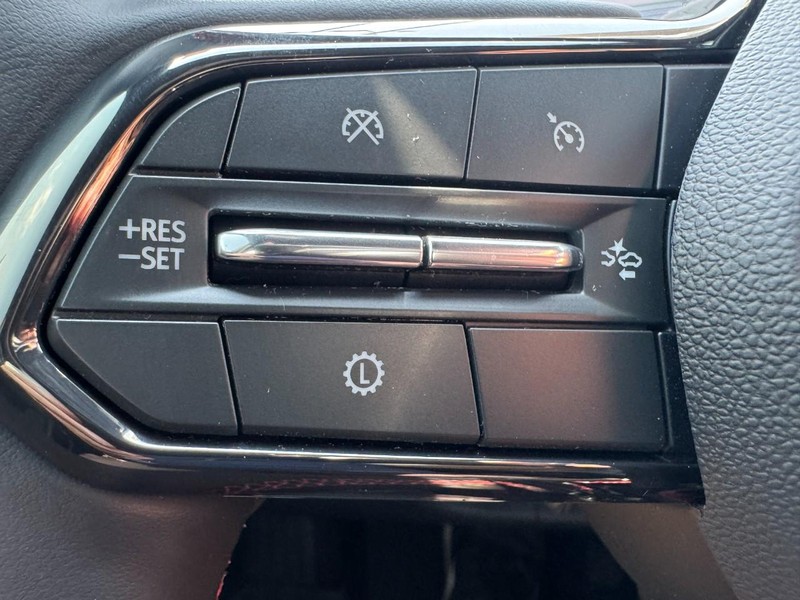 Chevrolet Equinox Vehicle Full-screen Gallery Image 18