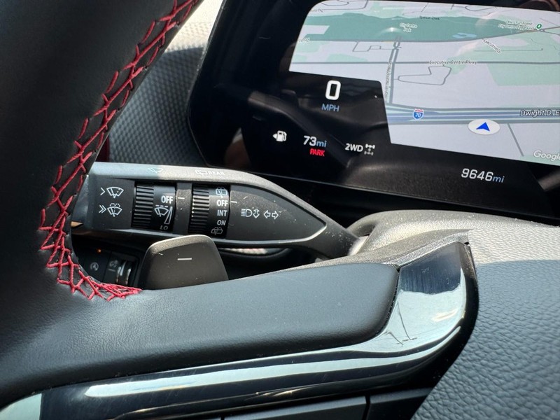 Chevrolet Equinox Vehicle Full-screen Gallery Image 20