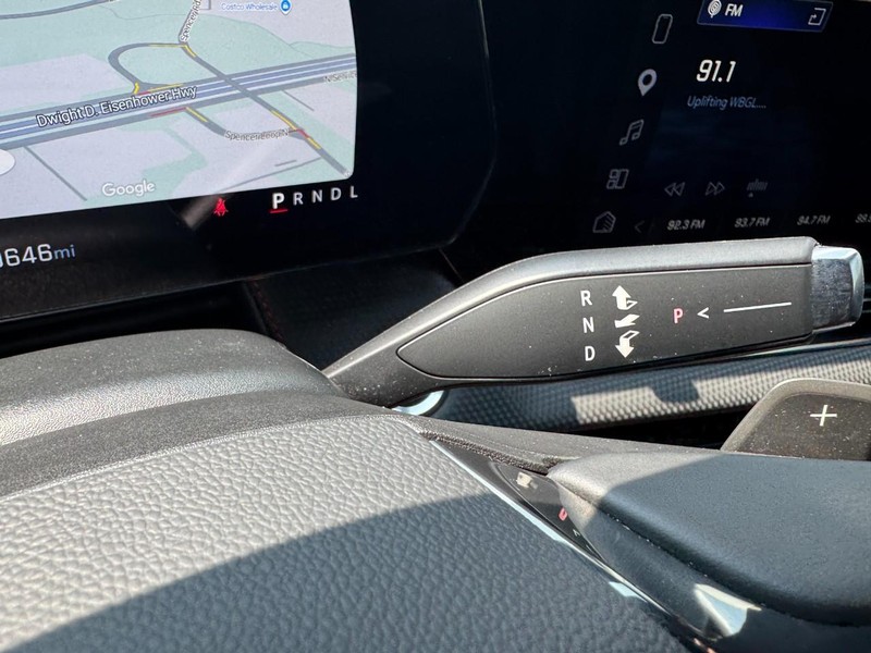 Chevrolet Equinox Vehicle Full-screen Gallery Image 21