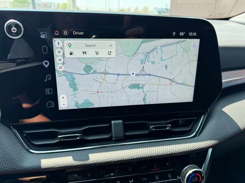 Chevrolet Equinox Vehicle Full-screen Gallery Image 23