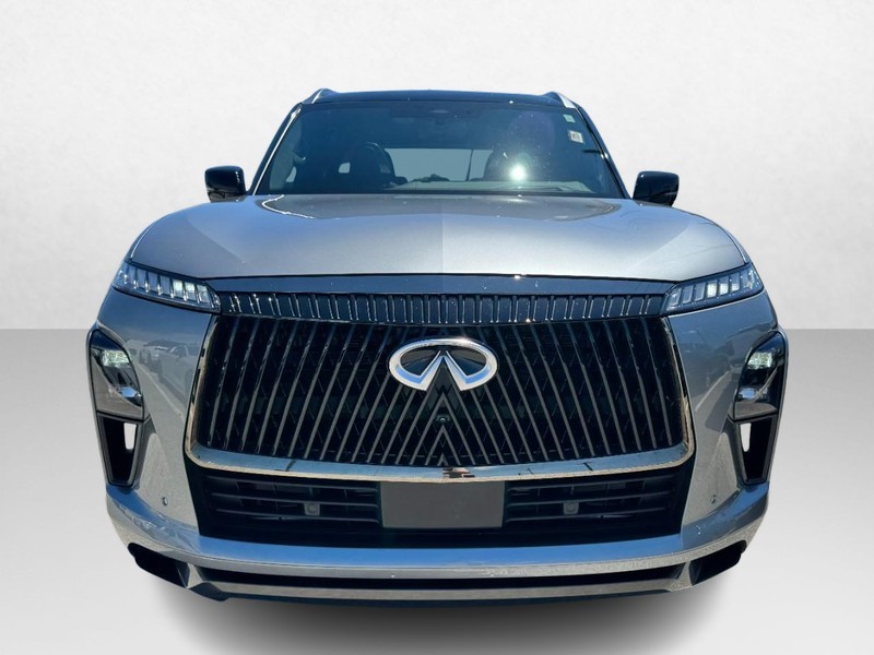 INFINITI QX80 Vehicle Full-screen Gallery Image 02