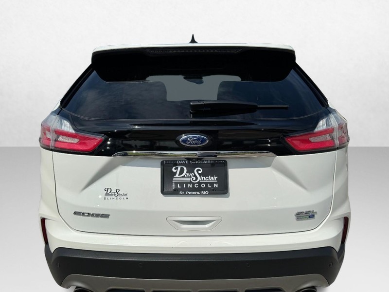 Ford Edge Vehicle Full-screen Gallery Image 06