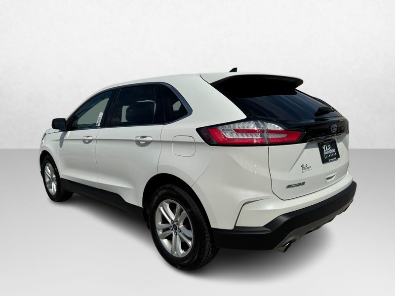 Ford Edge Vehicle Full-screen Gallery Image 07